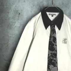 【ネクタイシャツ】ホワイト　ブラック　ポイント刺繍　ゴールド　バック刺繍