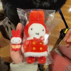 miffy 赤いぬいぐるみ約12cmと赤い頭巾のソフビ人形