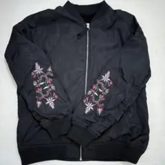 刺繍入り　ブルゾン