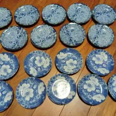 青い花柄の陶器製小皿18枚プラス小皿14枚セット