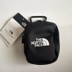 韓国　新品　ノースフェイス　ミニポーチ 黒 ブラック カラビナ付
