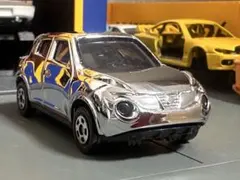 トミカ　限定色　日産　ジューク　銀　メッキのサムネイル