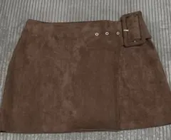 ZARA バックル付き フェイクスエード ミニスカート Lのサムネイル