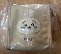 ちいかわ　ふわふわワッペン　ミニポーチ　　うさぎ　ギフト