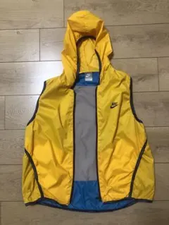 NIKE キッズ　フード付　ナイロンベスト