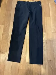 DESCENTE ブラック ストレートパンツ Mサイズ