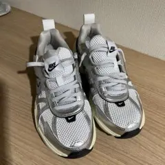 NIKE W V2K RUN　FD0736-100 スニーカー　レディース