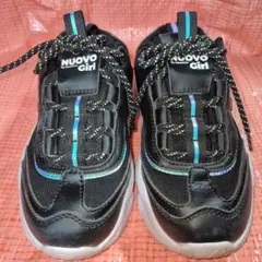 NUOVO girl 黒 スニーカー 22cm