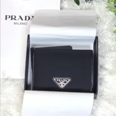 新品 PRADA プラダ 二つ折り財布 サフィアーノ レザー 黒
