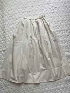 新品♩春服　GU タックフレアカラーミディスカート　ホワイト　白　Sサイズ