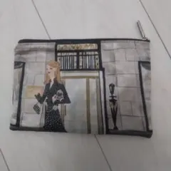 【超大人可愛い‼️】レイコアオキ/イラストプリント/フラット ポーチのサムネイル