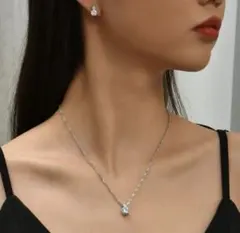 No.40【新品】2点セット　ネックレス　ピアス ジュエリー　キラキラ　高見え