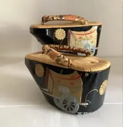 七五三♪ぽっくり下駄鈴入り♪アンティーク♪漆塗菊の紋に御所車♪金彩♪擦れ汚れやけのサムネイル
