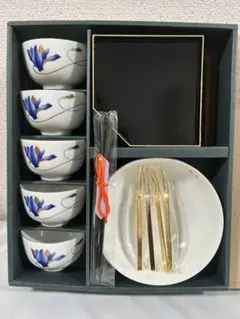 有田焼 夢弦窯 茶菓揃(湯呑・お皿・箸・フォークの詰め合わせセット) 和食器のサムネイル
