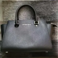 MICHAEL KORS ブラックバッグ