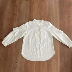 ジーユー　ラッフルスリーブブラウス　ホワイト　M