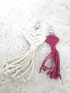 ハート型マクラメキーリング 2色セット