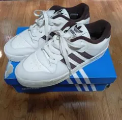 白スニーカー スニーカー