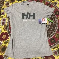 グレーのヘリーハンセンレディース半袖Tシャツ、ロゴデザイン、タグ付き。