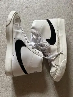 ナイキ ブレーザー ミッド77 ビンテージ ホワイト ブラック