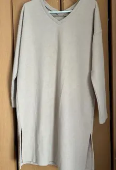 INGNI ワンピース　vネック　ベージュ