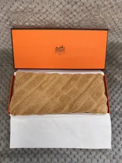 《未使用》HERMES エルメス　カレ・タオル《ラビリンス》　サブレ