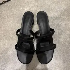 CHARLES & KEITH ブラック サンダル ミュールのサムネイル