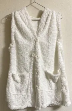 ❣️ 冬大セール ❣️【未使用】ふわ軽 フード付ベスト /ホワイト/M-L ポケット