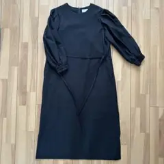 辺見えみり OUTERSUNSET 黒ワンピース