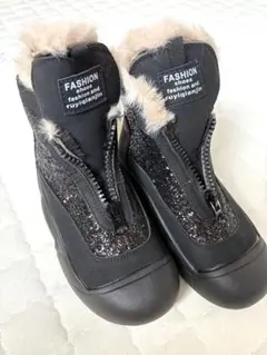 ★新品未着用★ファー付きラメグリッタースノーブーツ【黒ブラック】