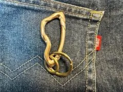 真鍮　ゴールド 曲線デザイン キーホルダー　2リング　カラビナ