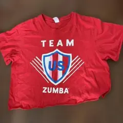TEAM US ZUMBA クロップドTシャツ