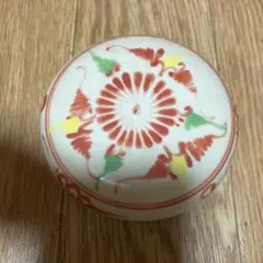 最終値下げ！早い物勝ち☆バッチャン焼き蓋つき小物入れは赤緑装飾 陶器のサムネイル