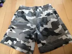 adidas カモフラ柄 ショートパンツ Mサイズのサムネイル