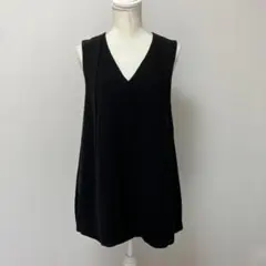 JILL STUART 黒いノースリーブトップス Vネック スリット