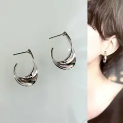 1387◆シルバーひねりフープ　シンプル大ぶり　チタンピアス　金属　ハンドメイド