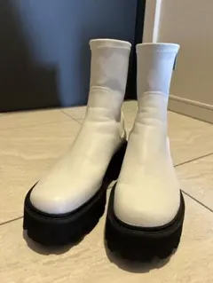 ホワイト サイドゴアブーツ 厚底　サイズ38 24㎝