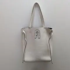 FURLA ホワイトレザートートバッグ
