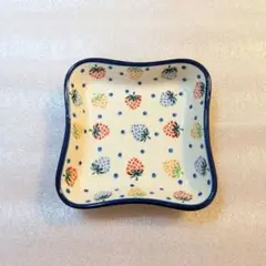 ポーリッシュポタリー　ポーランド食器　ウェーブスクエアボウル　カラフルいちごのサムネイル