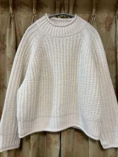 Té chichi ホワイトリブ編みセーター