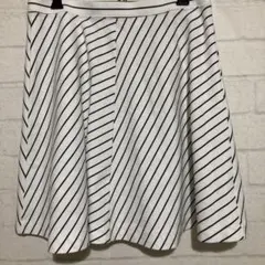 UNIQLO 白黒ストライプ フレアスカート
