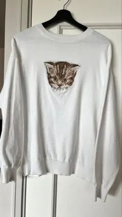 猫刺繍パール付きホワイトニットセーター