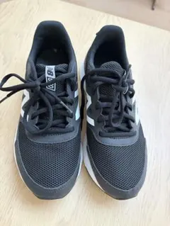 New Balance 570 ブラック スニーカー