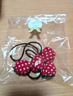 いちごモチーフ ヘアゴム 2個セット