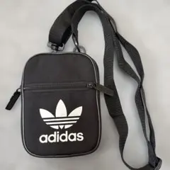 adidas ショルダーバッグ　ボディーバッグ