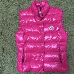 MONCLER ピンク ダウンベスト