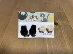 黒猫と肉球のピアス 2ペア
