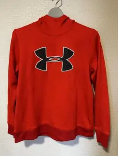 Under Armour 赤 フード付きパーカー