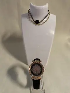 花モチーフのローズゴールド腕時計