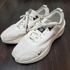 NIKE 26.5cm Interact Run ホワイト ランニングシューズのサムネイル
